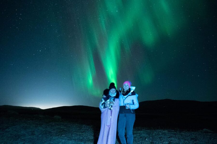 Northern Lights in Mini Bus, Photos, Hot Cocoa and Pastries - Key points to know before booking