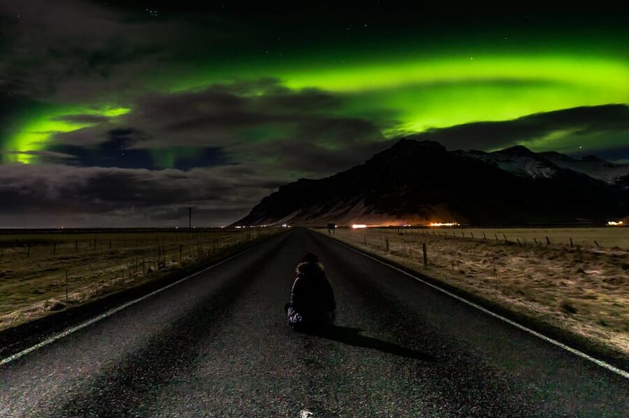 Northern Lights in Mini Bus, Photos, Hot Cocoa and Pastries - Waiting under blankets with cocoa and pastry