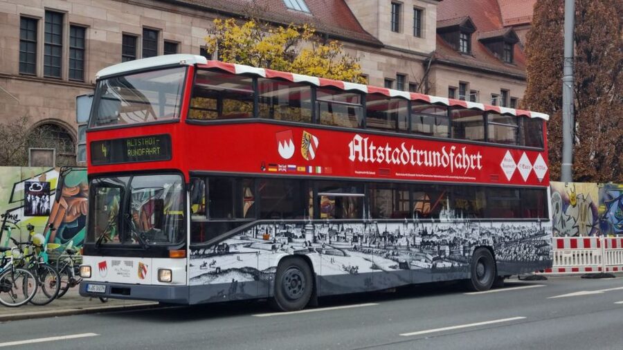 Nuremberg: Old Town Guided Tour By Bus - Starting Beside the Beautiful Fountain