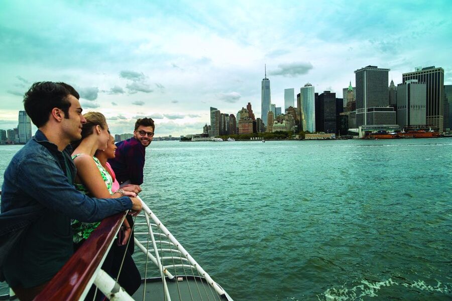 NY: Statue of Liberty, Empire State, and Hop-on Hop-off Tour - The biggest weakness: transport is not always fast