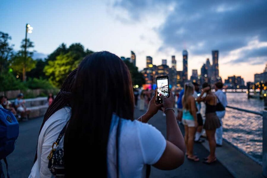 NYC at Night: 3-Hour Luxury Bus Tour of Top Highlights - Hudson Yards, the Vessel, and the Edge