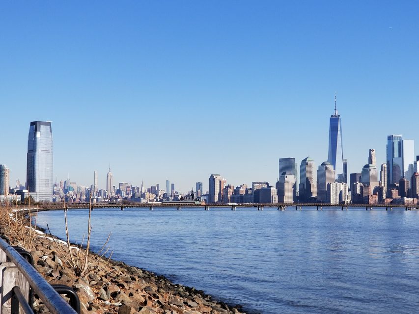 NYC: City Skyline Sightseeing MiniBus Tour at Night - The timing, traffic, and cold-weather tradeoffs