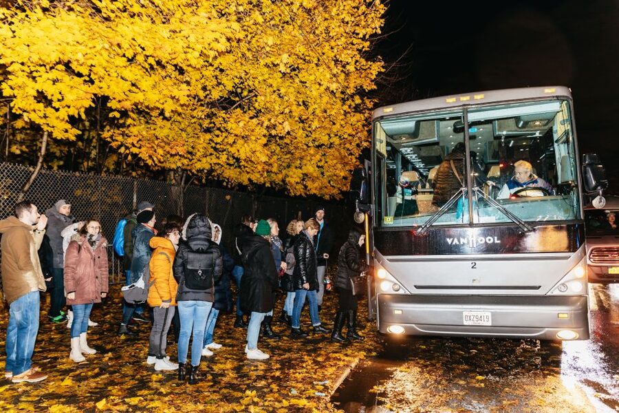NYC: Dyker Heights Christmas Lights & Skyline View Bus Tour - Midtown by way of the East River