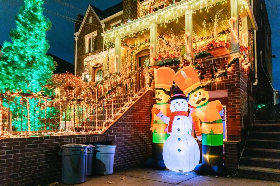 NYC: Dyker Heights Christmas Lights & Skyline View Bus Tour - Finishing at Bryant Park’s Winter Village