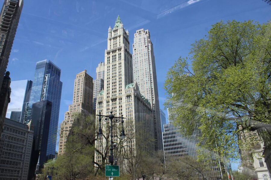 NYC: Gray Line Guided 5 Hour Manhattan Premium Bus Tour - A quick taste of Chelsea Market