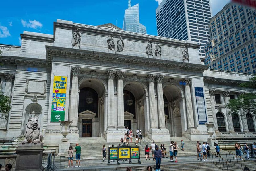 NYC: Half-Day Luxury Bus Tour of Top Highlights - Brooklyn Bridge views at Pier 17
