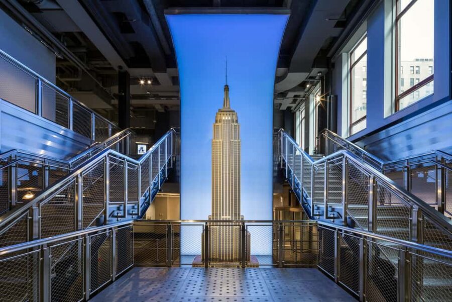 NYC: Half-Day Luxury Bus Tour with Empire State Access - From the Empire State Building to Washington Square Arch