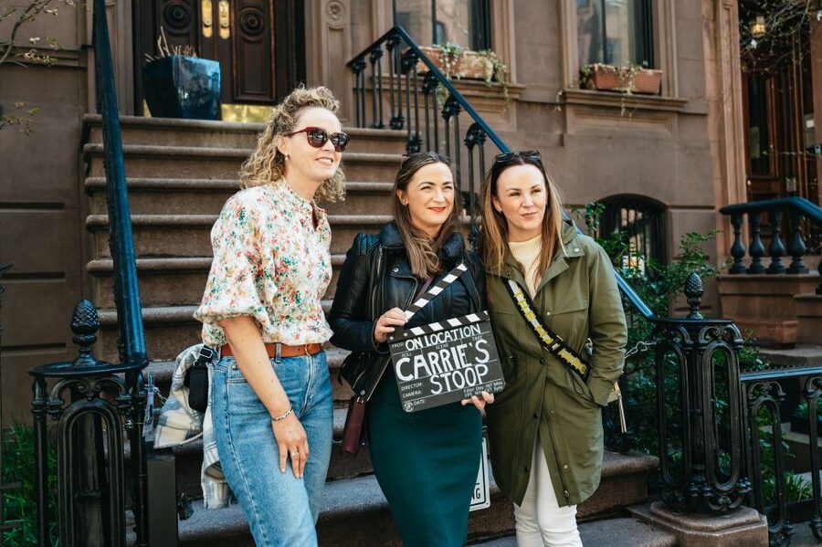 NYC: Sex and the City Hotspots Bus Tour (On Location Tours) - The included cupcake and optional drinks