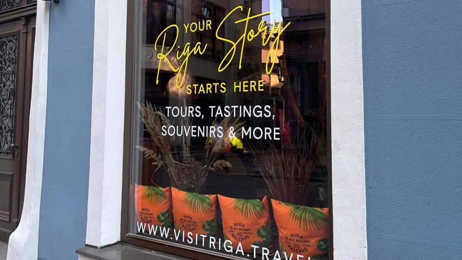 Old Riga Heated E-Bus Tour with Audio Guide & Mulled Wine - Who will get the most from this tour