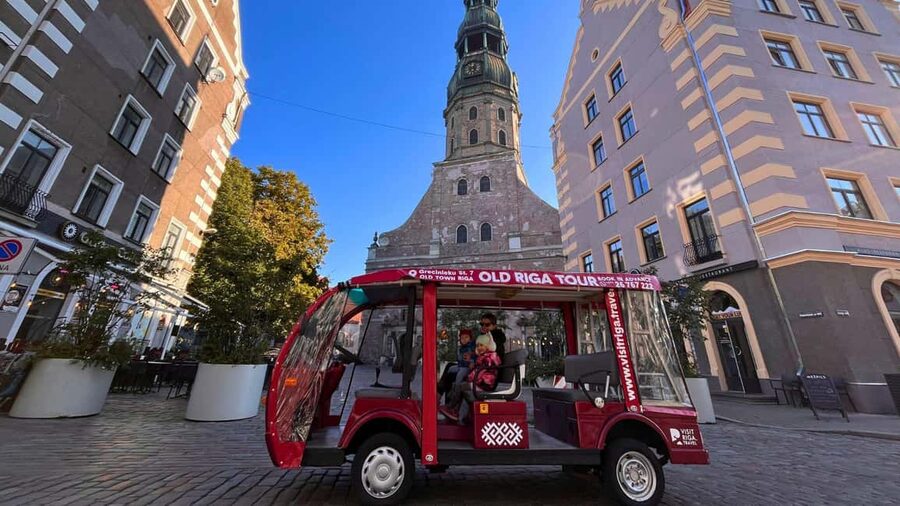 Old Riga Heated E-Bus Tour with Audio Guide & Mulled Wine - Beginning at Jēkaba Barracks on Torņa Street