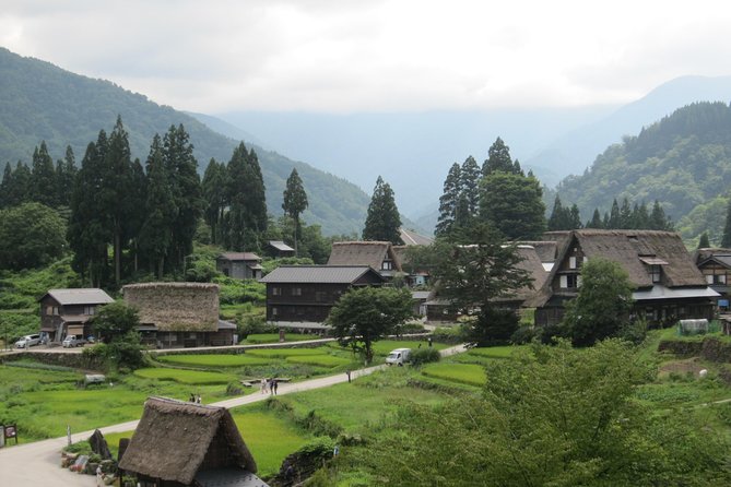 [One-day bus tour departing from Kanazawa Station] Shirakawa-go and Gokayama - Two World Heritage Villages Enjoyable Bus Tour - Lunch with Hida and mountain specialties