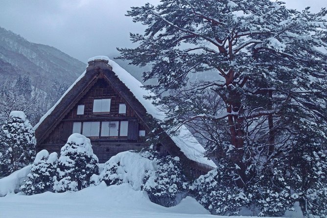 [One-day bus tour departing from Kanazawa Station] Shirakawa-go/Takayama tour platinum route bus tour - The drive toward Hida Takayama