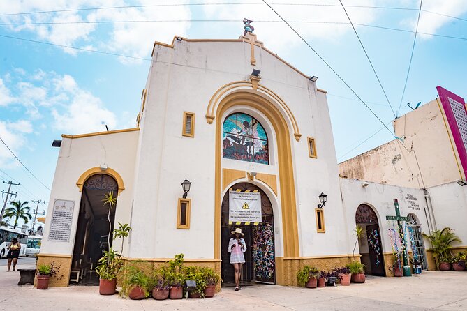 Open Top City Tour & Beach Break - Riding above Cozumel from San Miguel