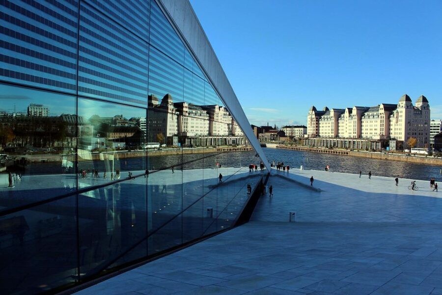 Oslo: Best of Oslo Walking Tour and Hop-on Hop-off Bus Tour - Christiania and the old center