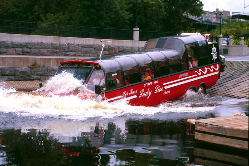 Ottawa: Bilingual Guided City Tour by Amphibious Bus - The first 40 minutes: Ottawa from the road