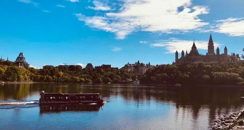 Ottawa: Bilingual Guided City Tour by Amphibious Bus - The moment the bus becomes a boat