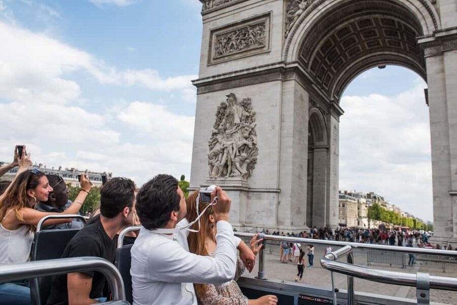 Paris: Arc de Triomphe Ticket & Big Bus Hop-on Hop-off Tour - Louvre and Pont des Arts: a useful first stop