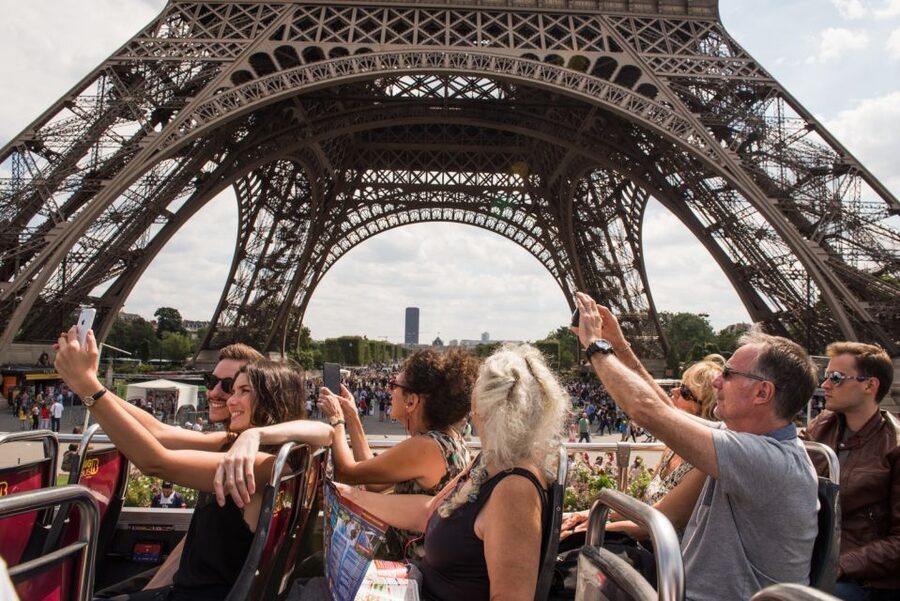 Paris: Big Bus Hop-on Hop-off Tour & Panoramic Night Tour - Commentary, app, and the practical extras