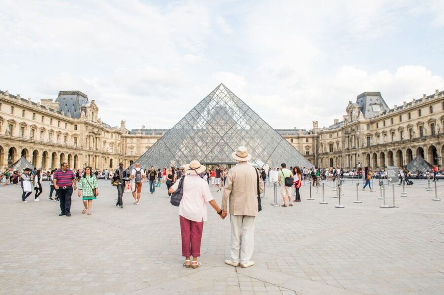 Paris: Big Bus Hop-on Hop-off Tour & Panoramic Night Tour - Starting at the Eiffel Tower and the Seine