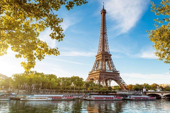Paris by Rail - Sightseeing Bus and Eiffel Tower Champagne Lunch - Gare du Nord and the first Paris views