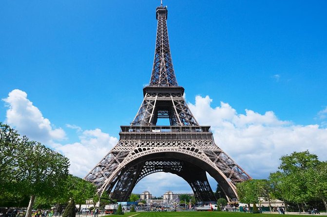 Paris by Rail with Sightseeing Bus and River Cruise - Montmartre and Sacré-Cœur