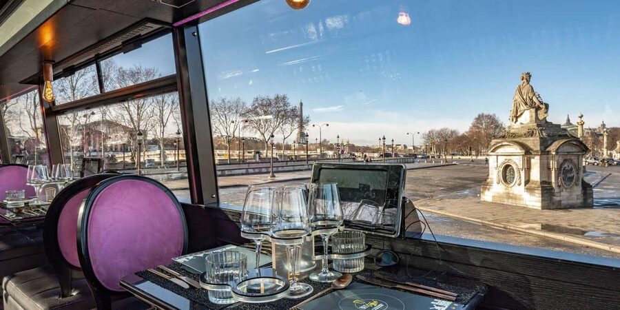 Paris: Champs Elysées Bus Toqué w/Lunch & Glass of Champagne - Why a restaurant bus can work in Paris