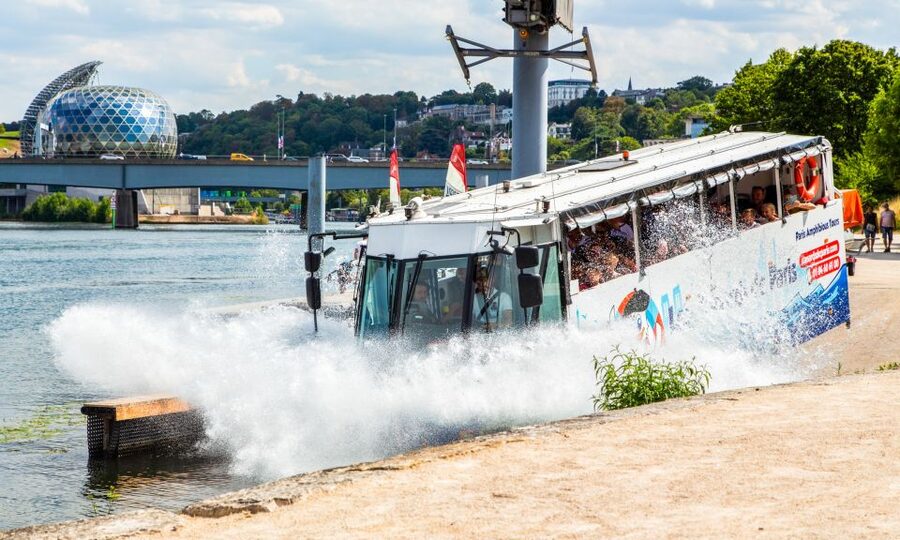Paris: City and River Seine Tour on an Amphibious Bus - What the tour feels like for families