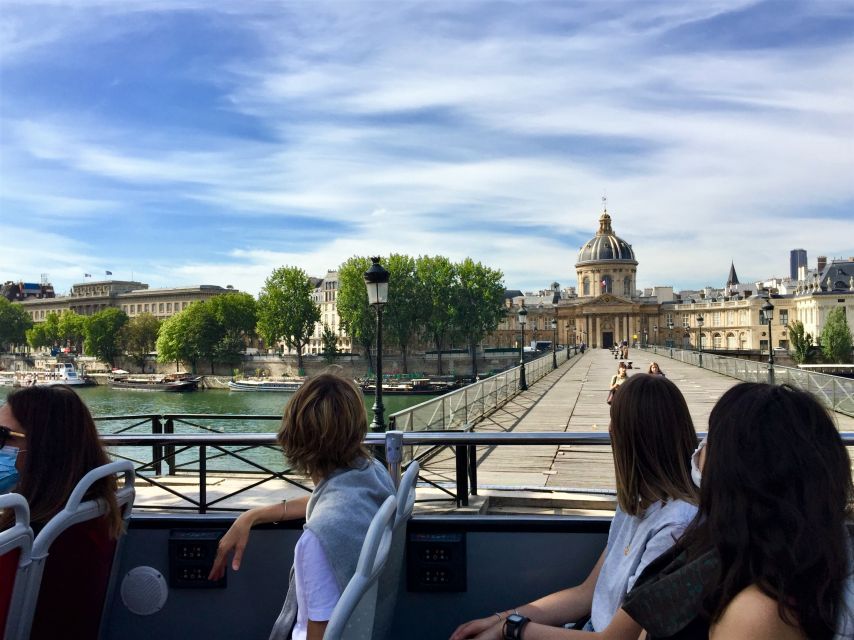 Paris: Discovery Hop-On Hop-Off and Paris by Night Tour - Audio commentary: useful for orientation, uneven for detail