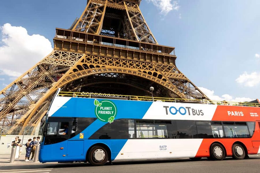 Paris: Hop-on Hop-off Bus Tour & Seine Cruise Bundle Tour - Following the 10-stop Blue Line
