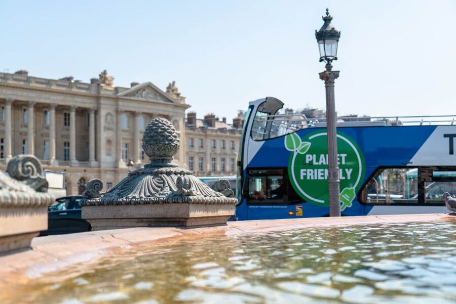 Paris: Tootbus Kids Bus Tour Experience - Notre Dame and the historic center