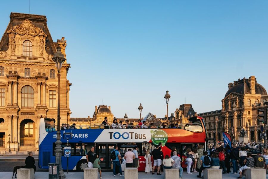 Paris: Tootbus Panoramic by Night Bus Tour with Audioguide - Opera and the return to the Louvre
