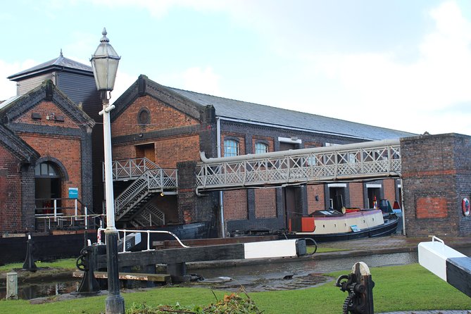Peaky Blinders Coach Tour of Outer Liverpool & The Wirral - What the coach format is really like