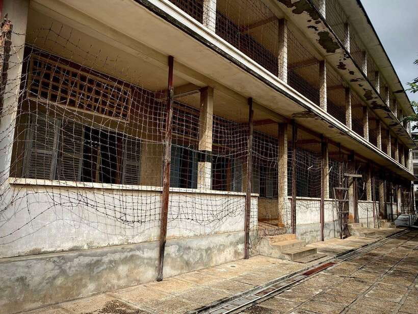 Phnom Penh: Killing Fields and Prison S21 Bus Tour - The ride south and the Pol Pot documentary