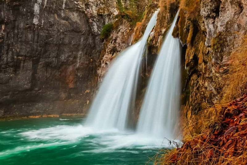 Plitvice Lakes: Guided Walking Tour with Bus and Boat Ride - Why Plitvice Lakes deserves a full day