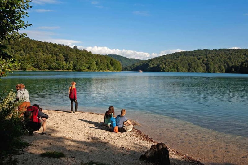 Plitvice Lakes: Guided Walking Tour with Bus and Boat Ride - What the guides add to the experience