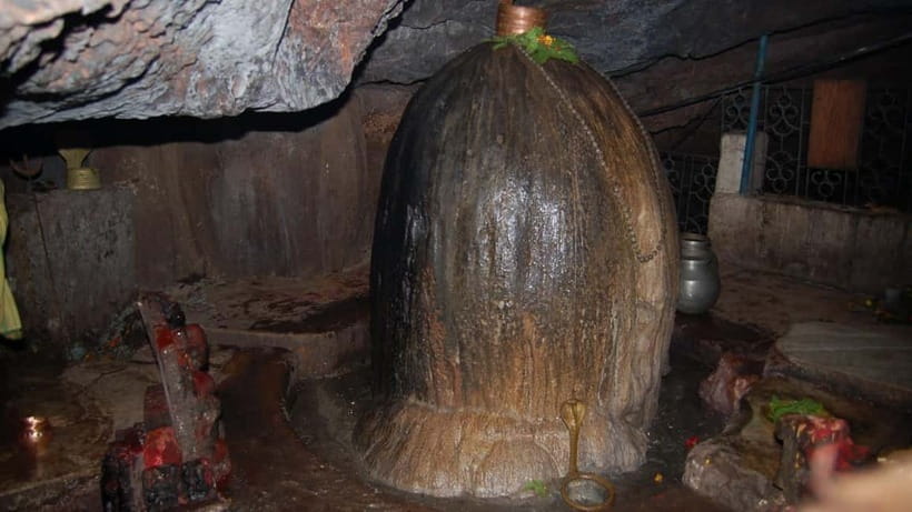 Pokhara: City Sightseeing Group Budget Bus Tour - Pumdikot Shiva Statue starts the day with a wide view