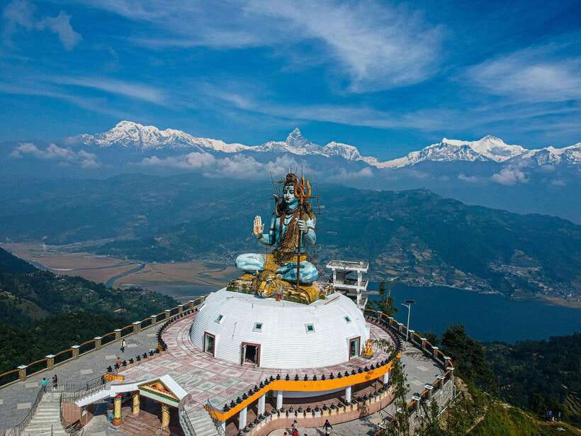 Pokhara: City Sightseeing Group Bus Tour - Pickup in Lakeside and the early bus ride
