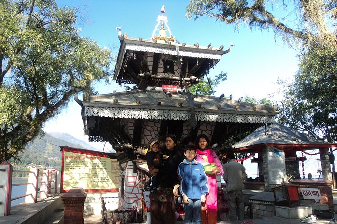 Pokhara: Sightseeing tour (Unguided) in Sharing Bus - What the $12 price really buys you