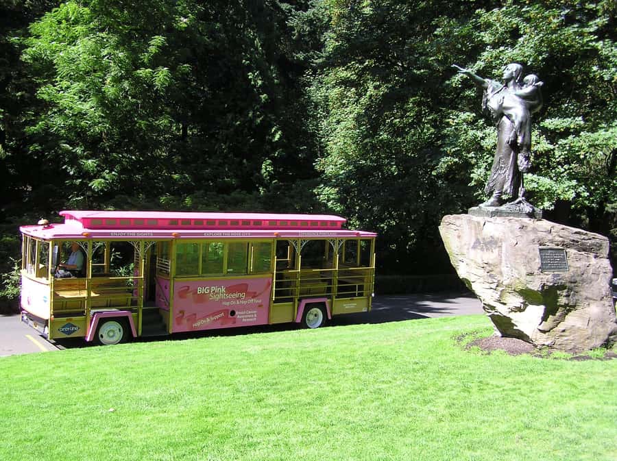 Portland, Oregon: Pink Trolley Hop-On Hop-Off Tour - Why the Pink Trolley works as a first look at Portland