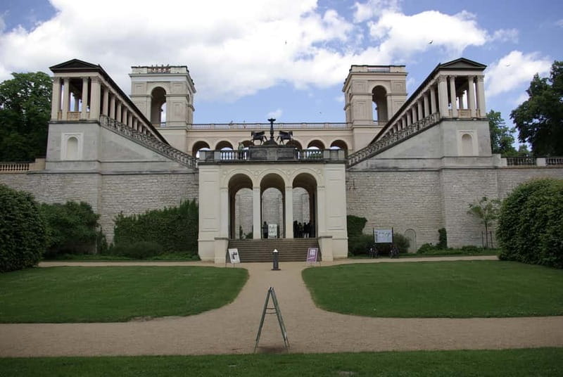 Potsdam: 5-Hour-Tour "Parks & Palaces" from Berlin by VW-Bus - Guide quality and the value of personal attention
