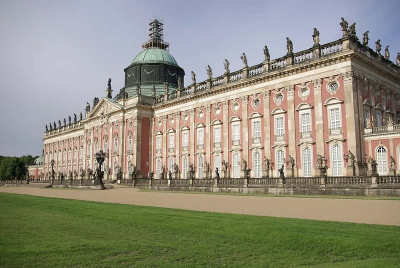 Potsdam: 5-Hour-Tour "Parks & Palaces" from Berlin by VW-Bus - The Pfingstberg view and the final sweep of Potsdam