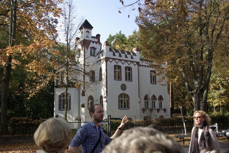 Potsdam-Babelsberg: 5-Hour-Tour "Film-History" by VW-Bus - The Metropolitan Backlot and Babylon Berlin