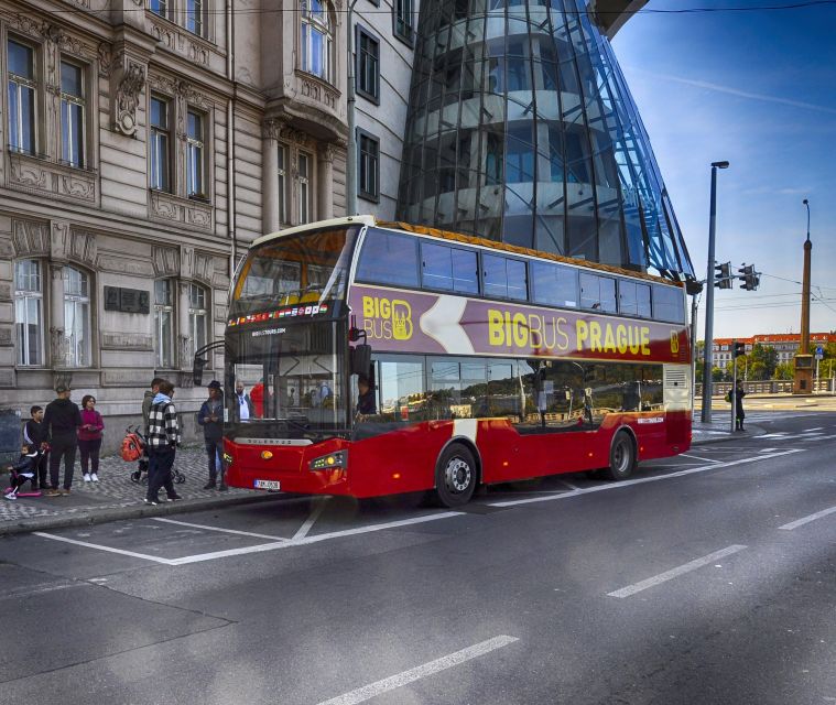 Prague: Big Bus Hop-on Hop-off, Castle Tour and River Cruise - The red route: practical access to Prague Castle