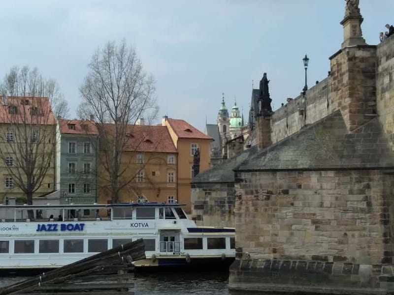 Prague: Bus and Boat Tour - Timing, meeting points, and booking choices