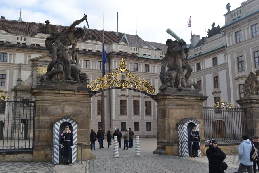 Prague City: 1-Hour Orientation Tour by Bus - How to Make the One Hour Count
