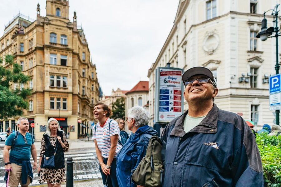 Prague: City Highlights By Bus, Boat, and on Foot - Prague Castle and the 70,000-square-meter grounds