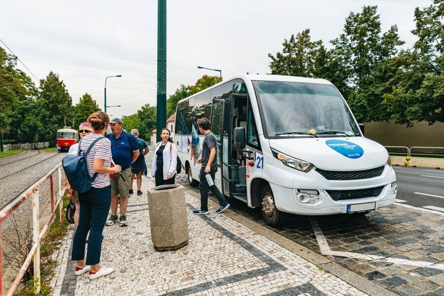 Prague: City Highlights By Bus, Boat, and on Foot - The Vltava cruise and the best Charles Bridge angle