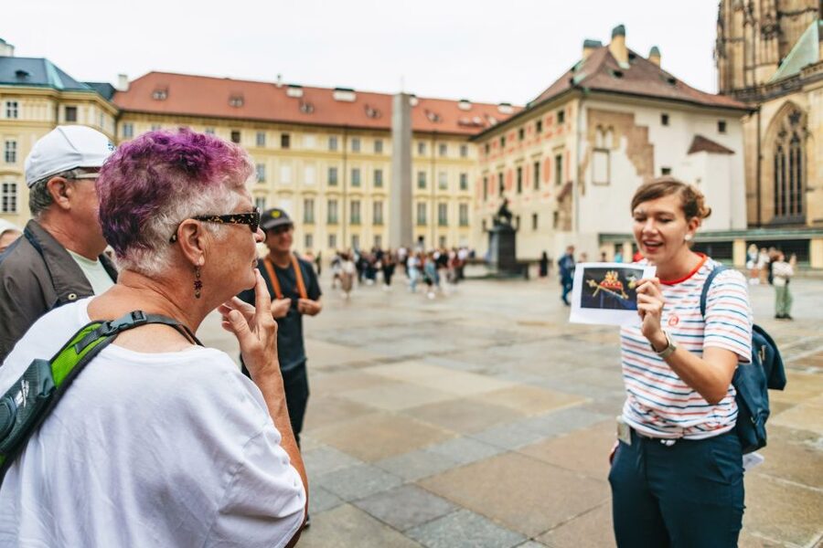Prague: City Highlights By Bus, Boat, and on Foot - The Jewish Quarter and the final walk