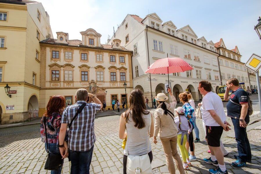 Prague: Guided Bus & Walking Tour with River Cruise & Lunch - Key points to know before booking