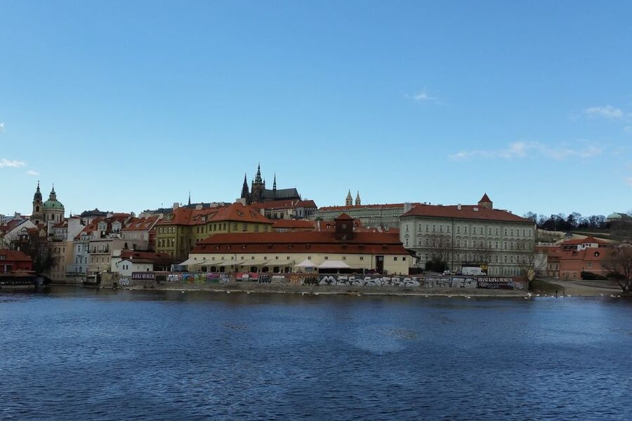 Prague: Historic City Center Bus Tour with Top Sights - Key points at a glance
